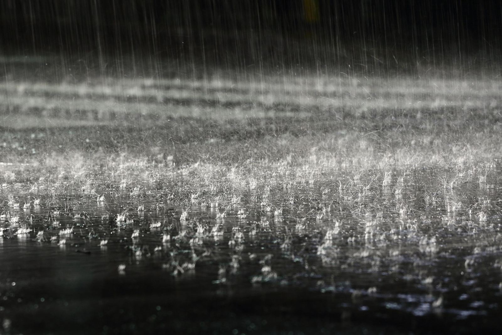 暴雨+强对流双预警齐发，多地将有8级以上雷暴大风
