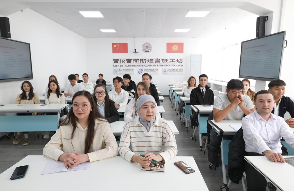 赋能“她力量”,中国在行动