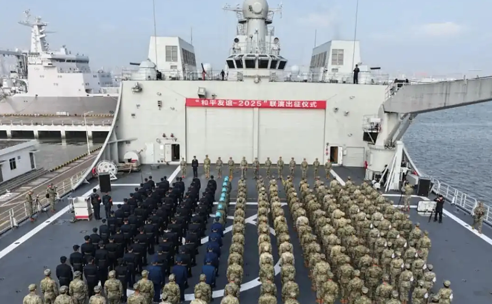 “和平友谊-2025”联演中方舰艇开放日活动见闻