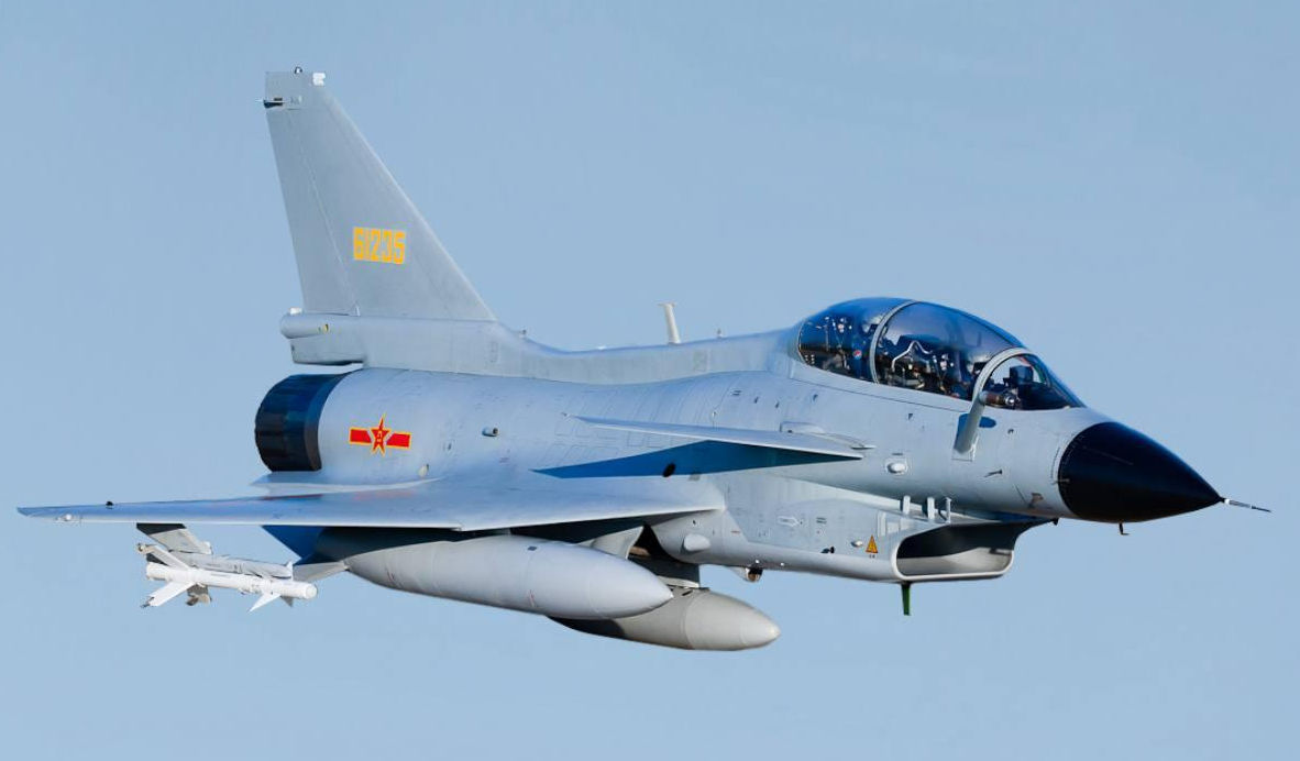 空军某部:“空中气象哨”助力战训保障