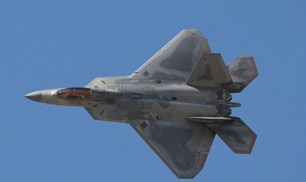 美媒：美军空中&ldquo;有人-无人&rdquo;协同作战模式取得新进展